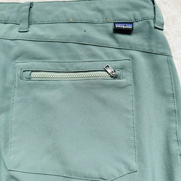 Patagonia Womens Happy Hike Capri Lightweight 50+ UPF Khaki Green Pants Sz 6 - Picture 7 of 14